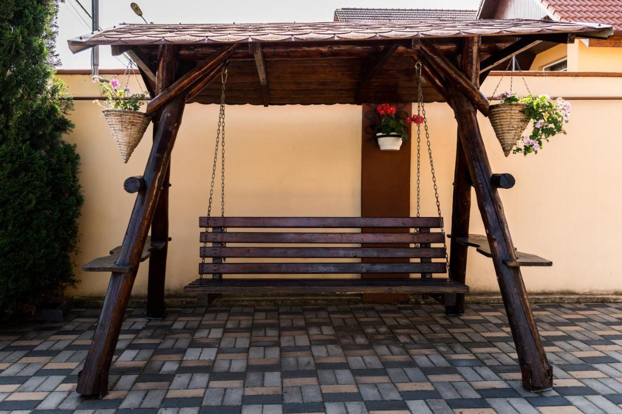 Pensiunea Teo Caransebeş Exterior foto